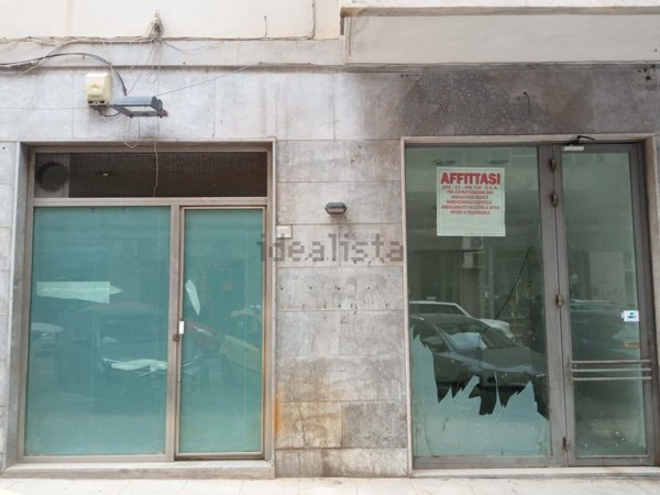 locale commerciale in affitto a Palermo in zona Libertà