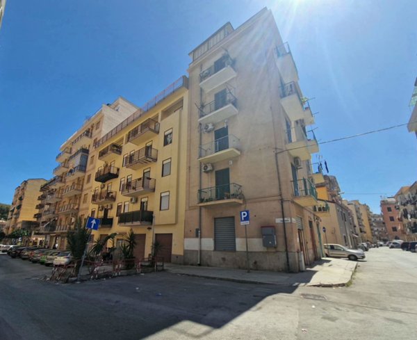 quadrivano in affitto a Palermo in zona Noce