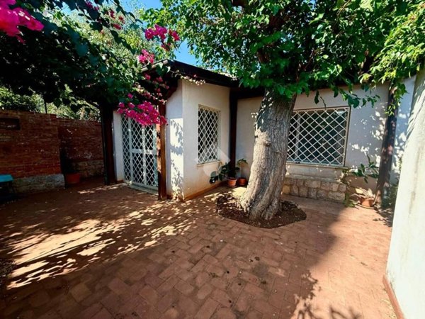casa indipendente in affitto a Palermo in zona Mondello