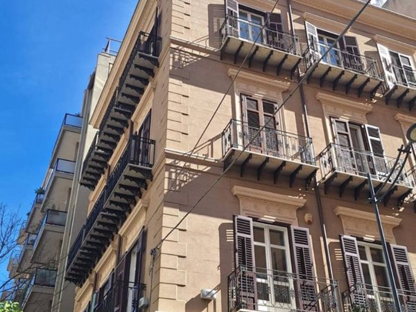 negozio in affitto a Palermo in zona Politeama