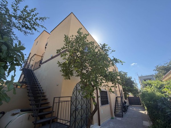 casa indipendente in affitto a Palermo in zona Mondello