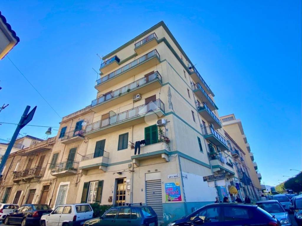 appartamento in affitto a Palermo in zona Montegrappa / Santa Rosalia