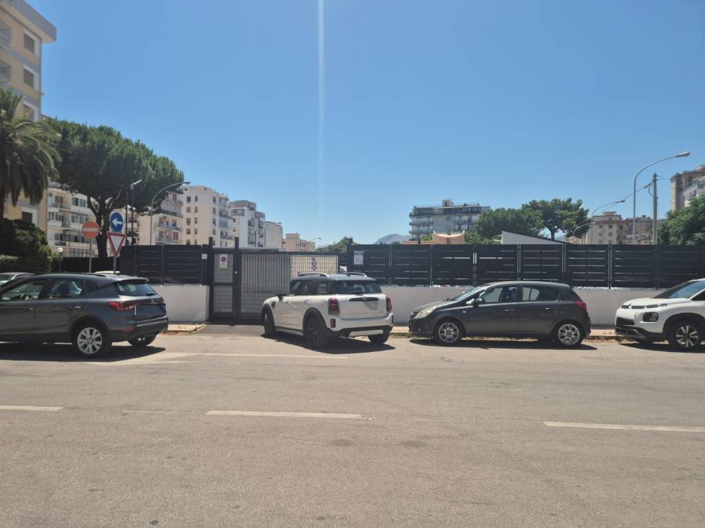 box auto in affitto a Palermo in zona Malaspina/Palagonia