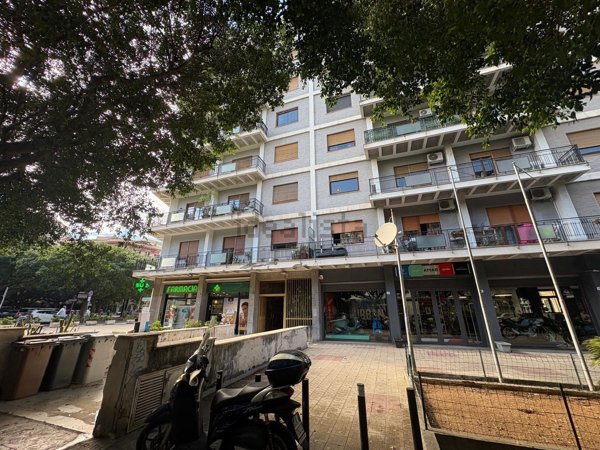 ufficio in affitto a Palermo in zona Libertà
