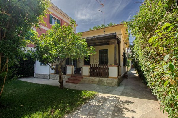 casa indipendente in affitto a Palermo in zona Mondello