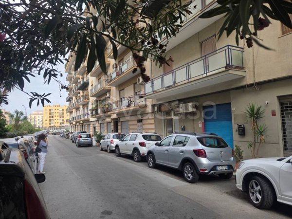 locale commerciale in affitto a Palermo in zona Malaspina/Palagonia