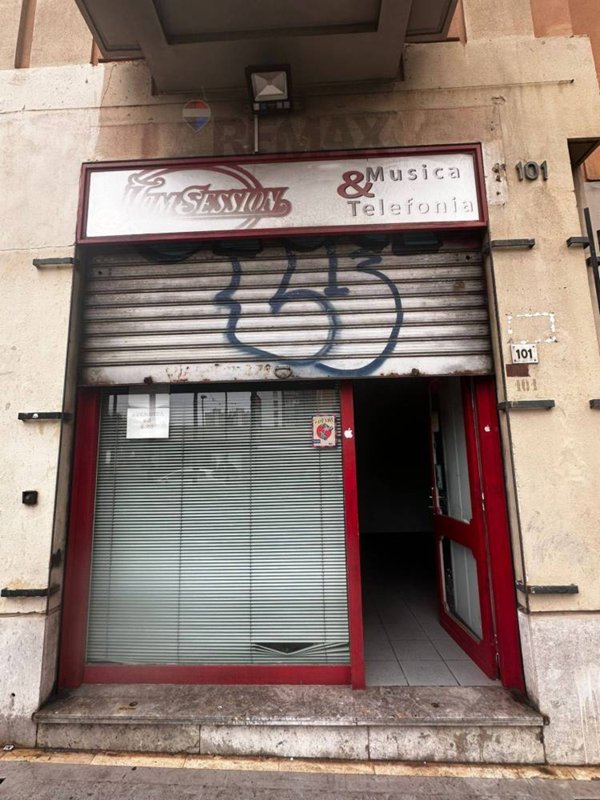 locale commerciale in affitto a Palermo in zona Malaspina/Palagonia