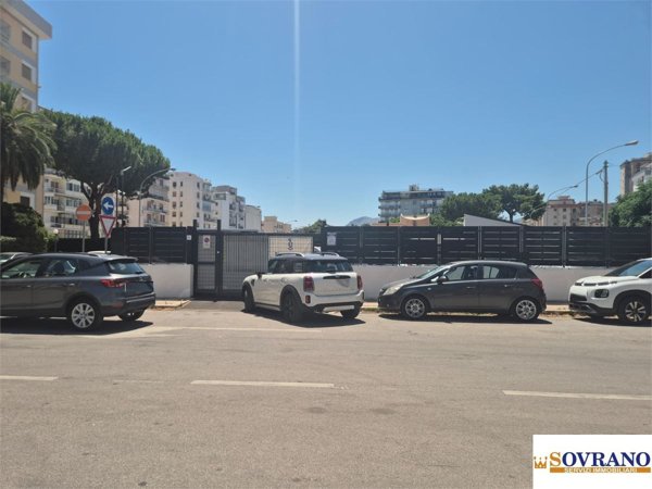 box auto in affitto a Palermo in zona Malaspina/Palagonia
