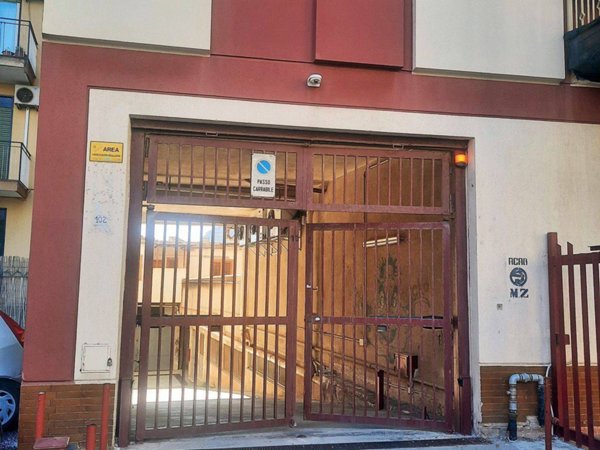negozio in affitto a Palermo in zona Montegrappa / Santa Rosalia