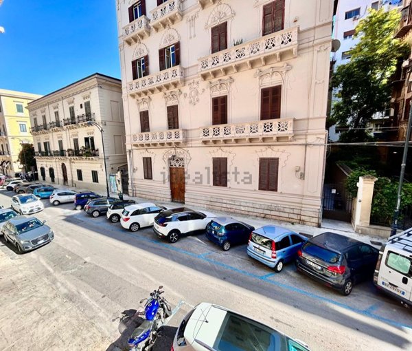 ufficio in affitto a Palermo in zona Politeama