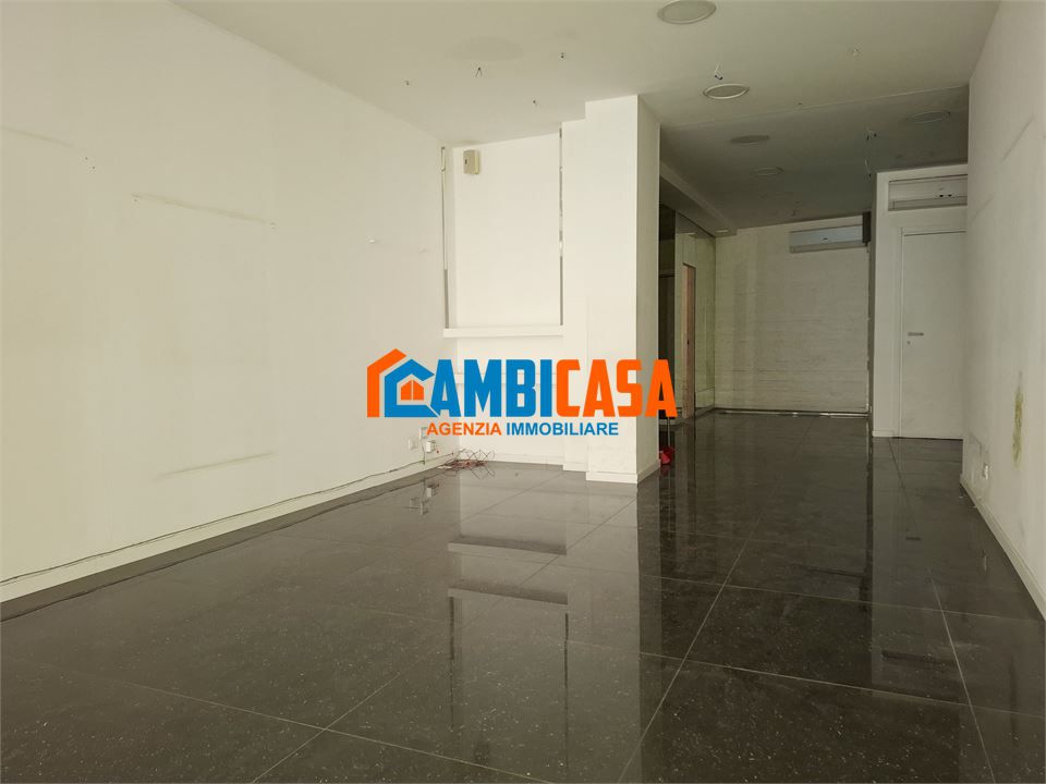 locale commerciale in affitto a Palermo