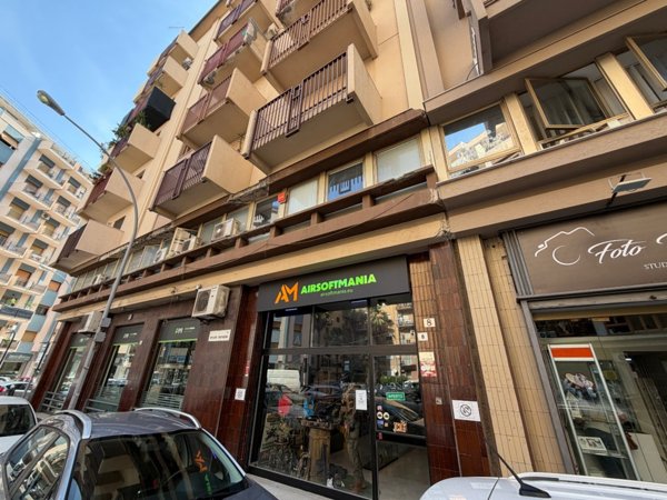 locale commerciale in affitto a Palermo in zona Malaspina/Palagonia