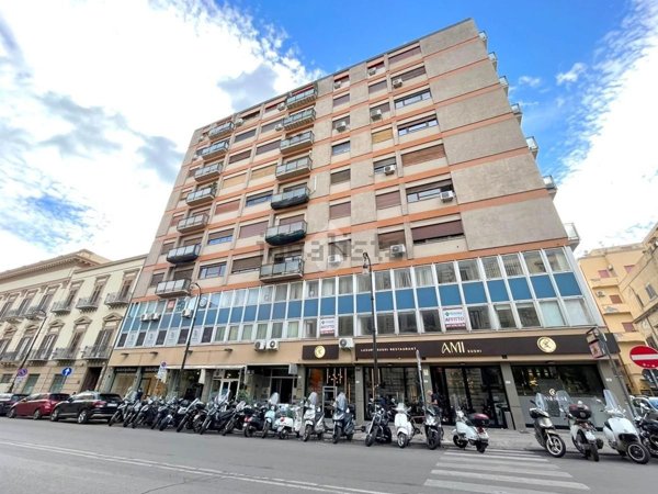 ufficio in affitto a Palermo in zona Politeama