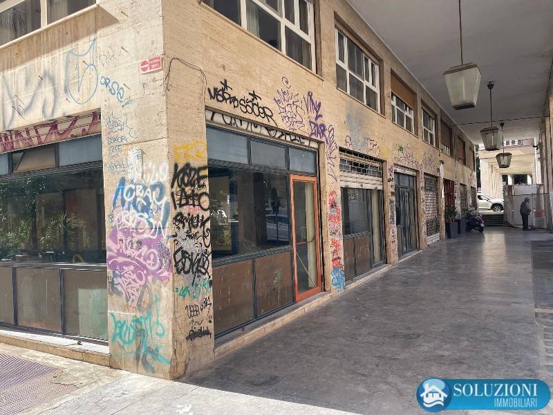 locale commerciale in affitto a Palermo in zona Politeama
