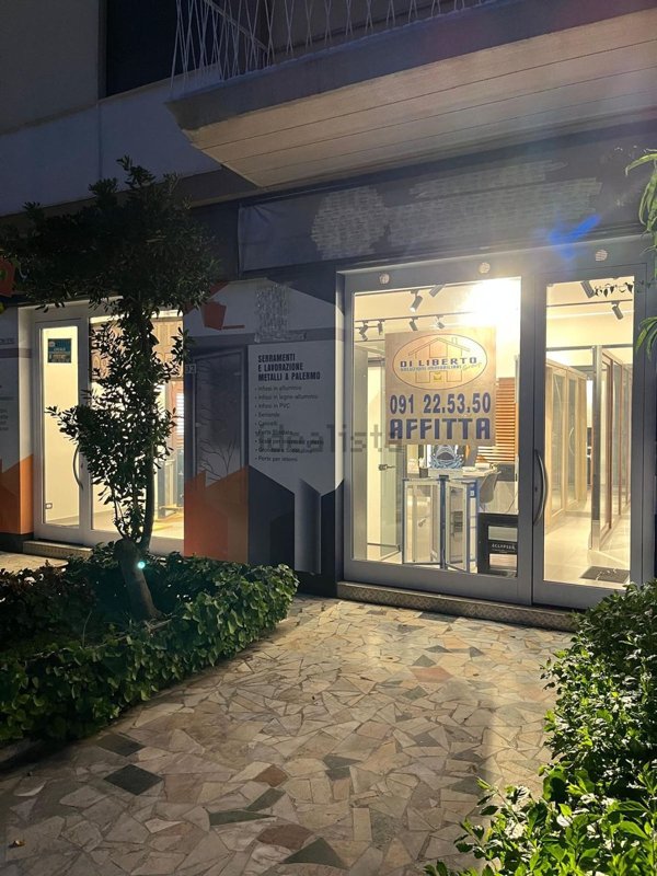 locale commerciale in affitto a Palermo in zona Libertà