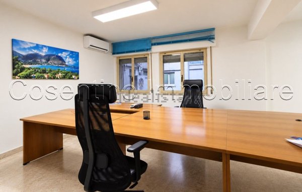 ufficio in affitto a Palermo in zona Politeama
