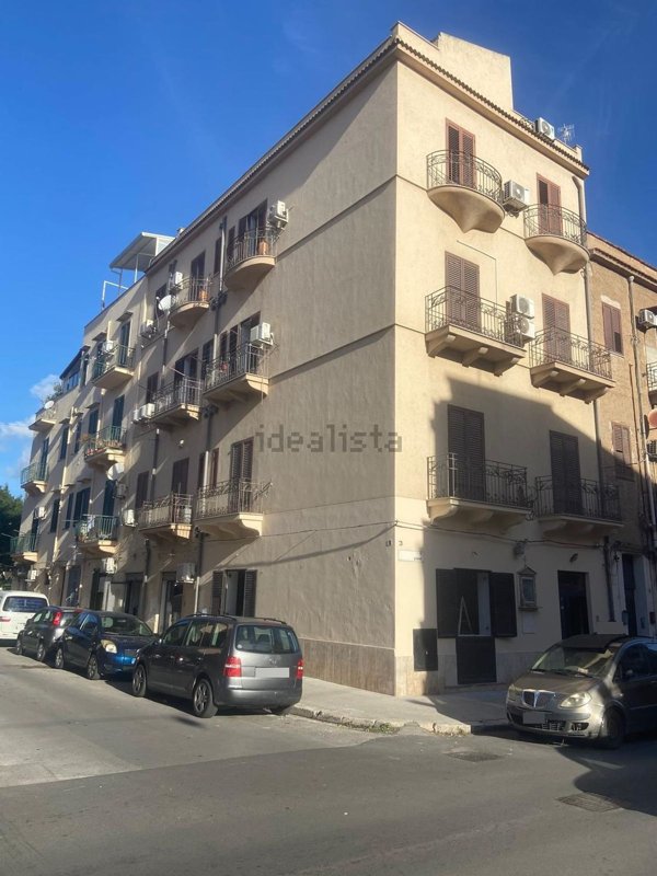 appartamento in affitto a Palermo in zona Montegrappa / Santa Rosalia