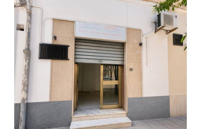 locale commerciale in affitto a Palermo