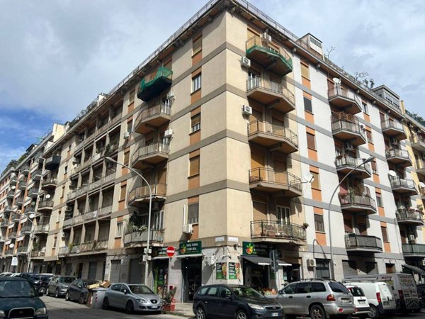 locale commerciale in affitto a Palermo in zona Libertà