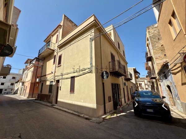 casa indipendente in affitto a Partinico