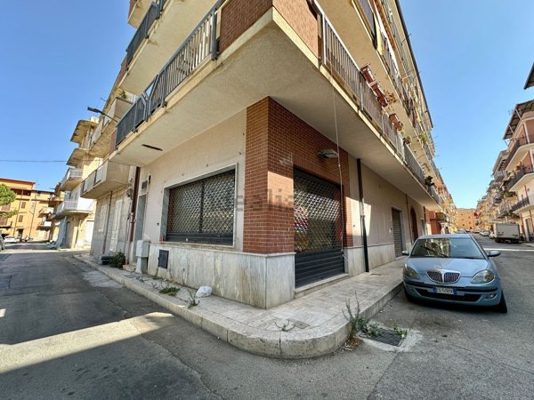 locale commerciale in affitto a Partinico