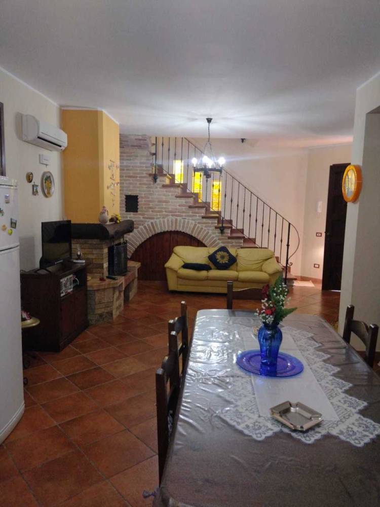 casa indipendente in affitto a Partinico