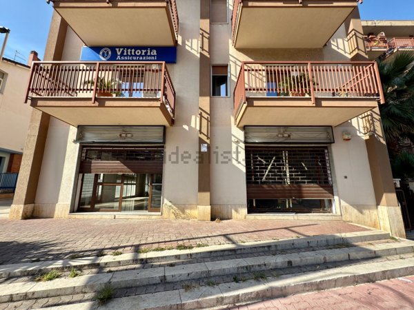 locale commerciale in affitto a Partinico