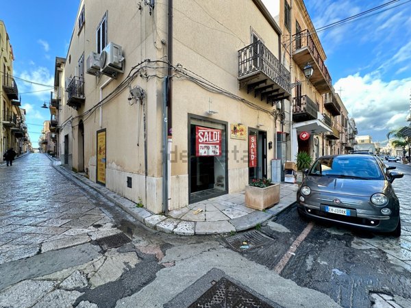 locale commerciale in affitto a Partinico