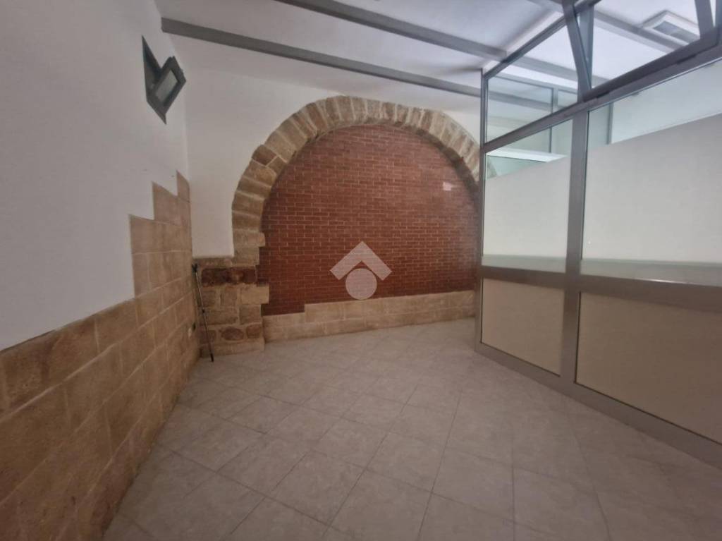 negozio in affitto a Partinico