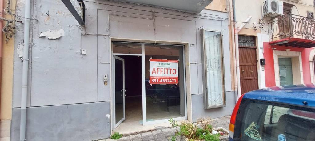 negozio in affitto a Partinico