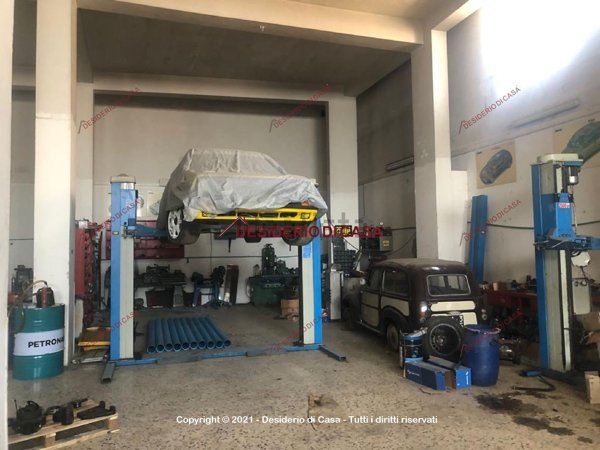 locale commerciale in affitto a Petralia Soprana in zona Madonnuzza
