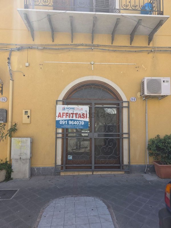 locale commerciale in affitto a Santa Flavia