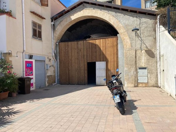 locale commerciale in affitto a Santa Flavia in zona Porticello