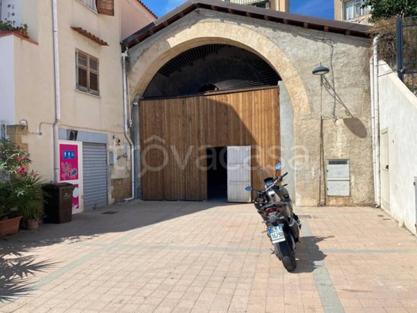 locale commerciale in affitto a Santa Flavia in zona Porticello