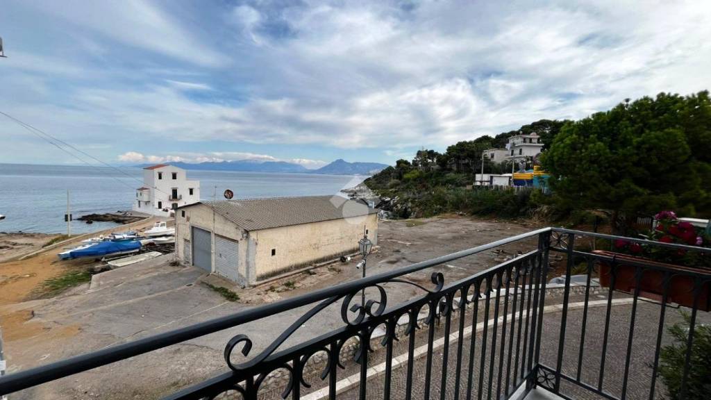 appartamento in affitto a Santa Flavia in zona Sant'Elia