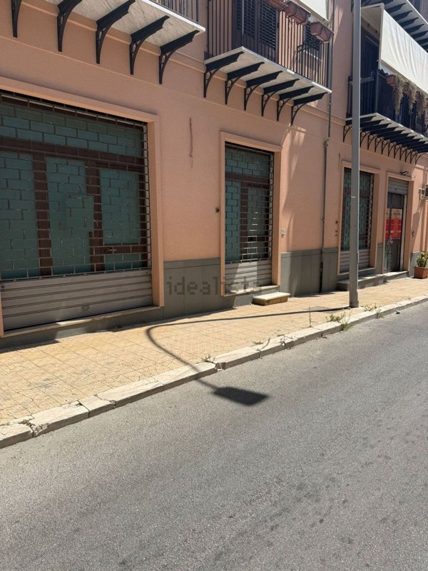 locale commerciale in affitto a Santa Flavia