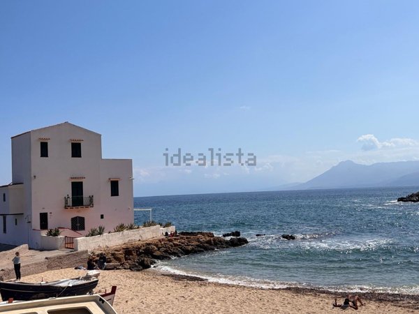 appartamento in affitto a Santa Flavia in zona Sant'Elia