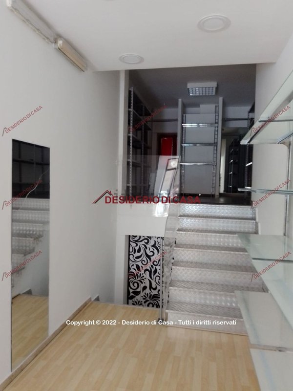 locale commerciale in affitto a Termini Imerese