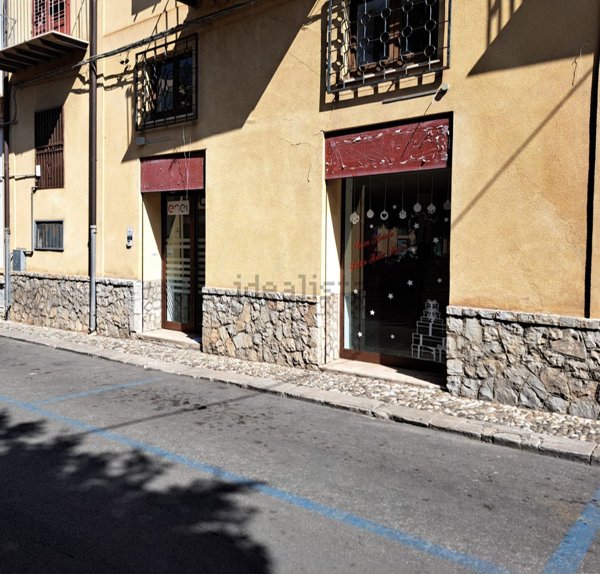 locale commerciale in affitto a Termini Imerese