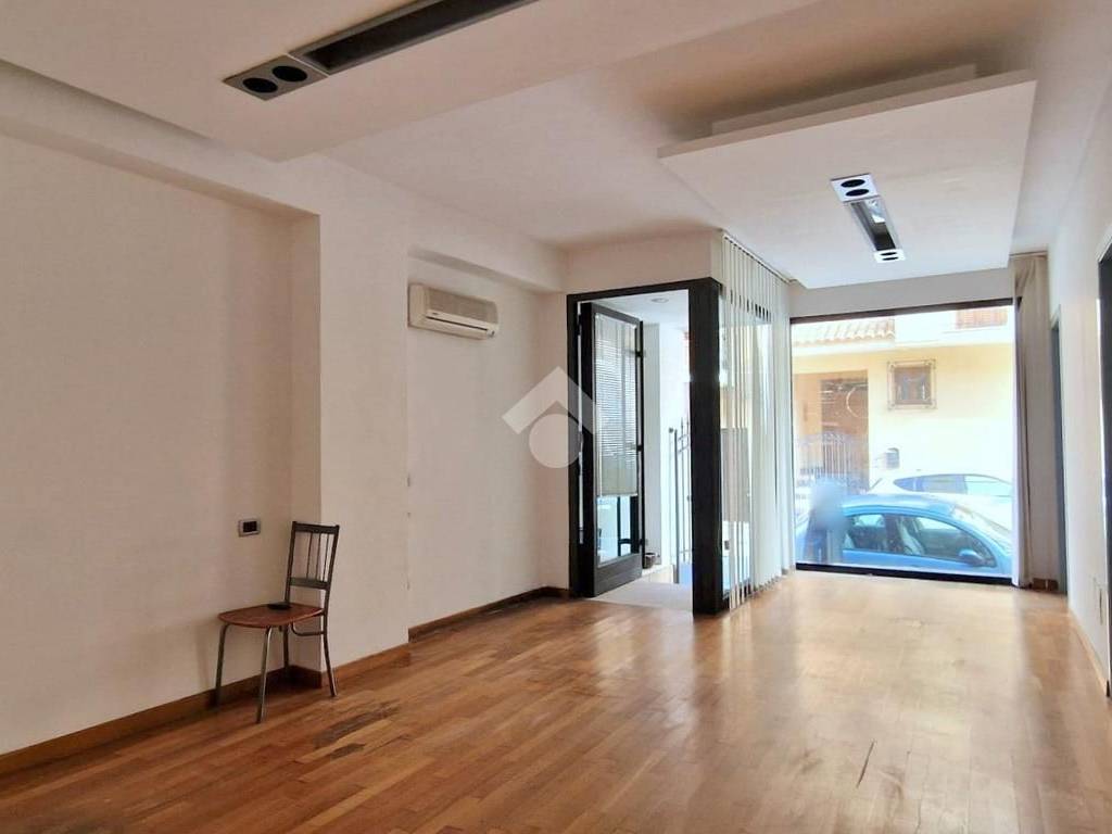 negozio in affitto a Terrasini