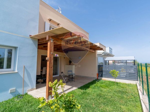 casa indipendente in affitto a Terrasini in zona Cala Rossa