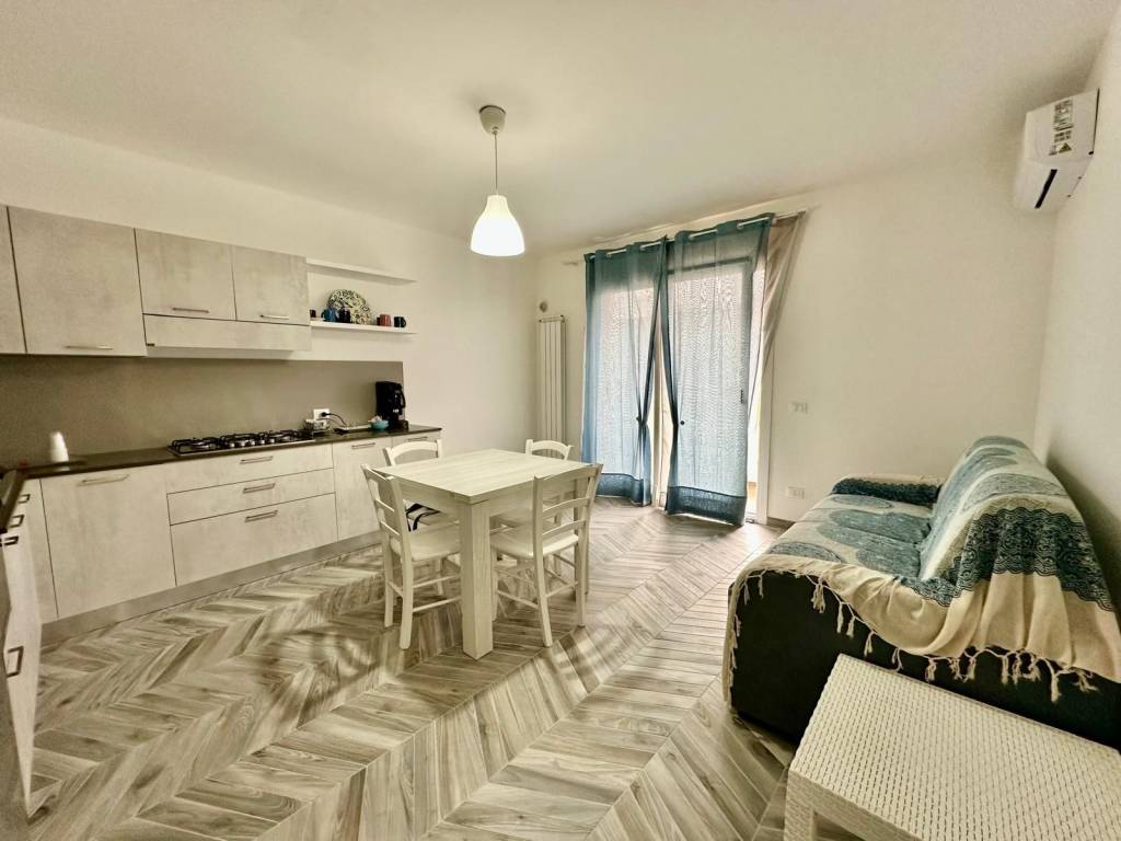 appartamento in affitto a Terrasini in zona Cala Rossa