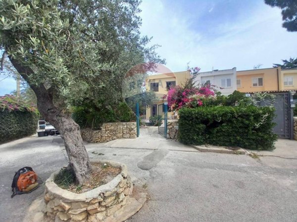 casa indipendente in affitto a Terrasini in zona Agli Androni