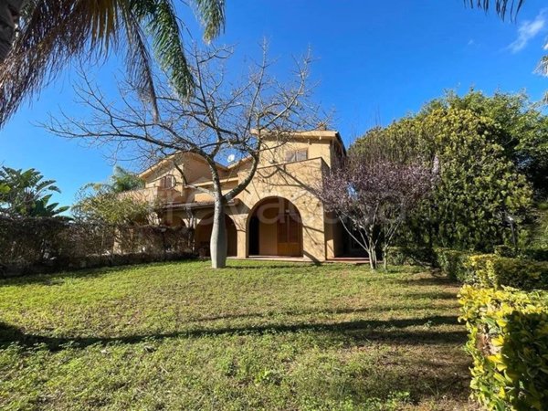 casa indipendente in affitto a Terrasini in zona Cala Rossa