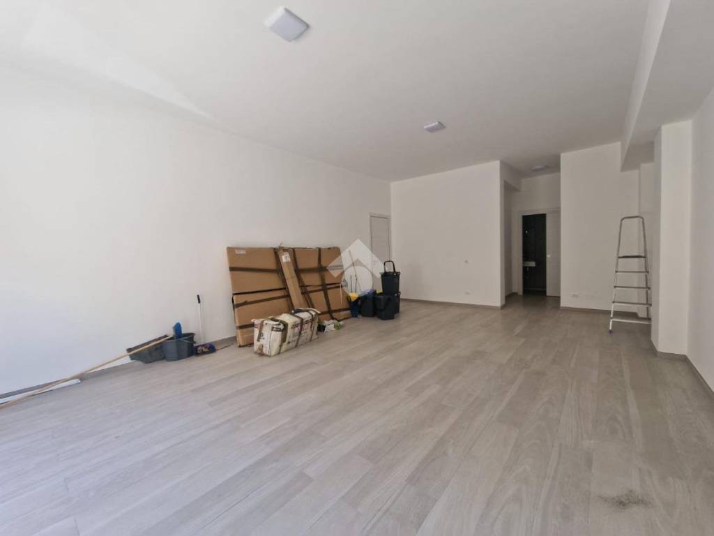 negozio in affitto a Terrasini