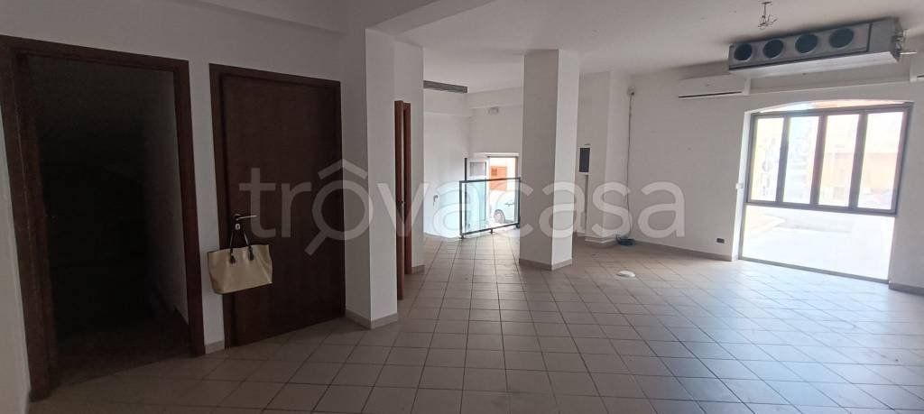 negozio in affitto a Terrasini