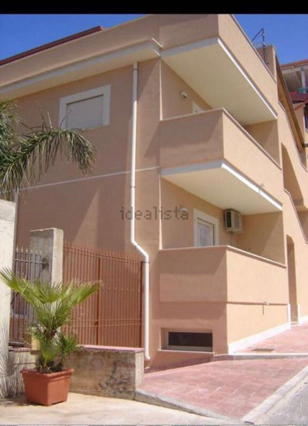 appartamento in affitto a Terrasini in zona Cala Rossa