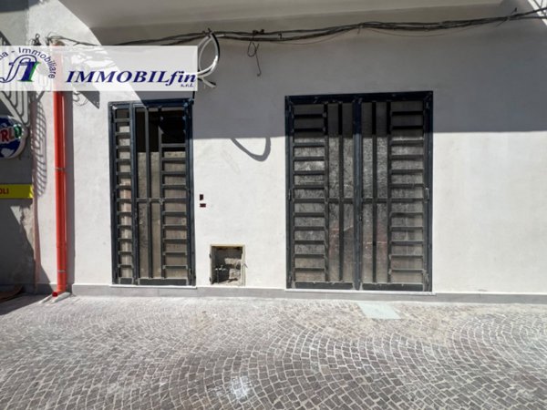 negozio in affitto a Villabate in zona Pomara