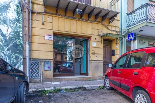 locale commerciale in affitto a Villabate in zona Pomara