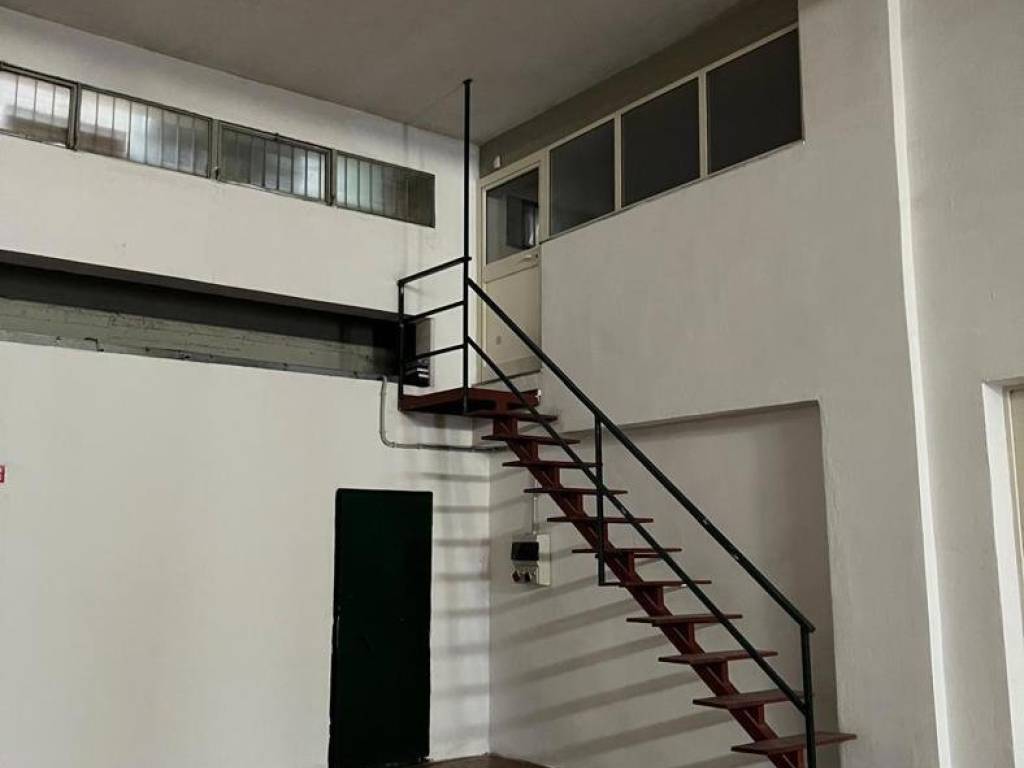 negozio in affitto a Villabate in zona Pomara